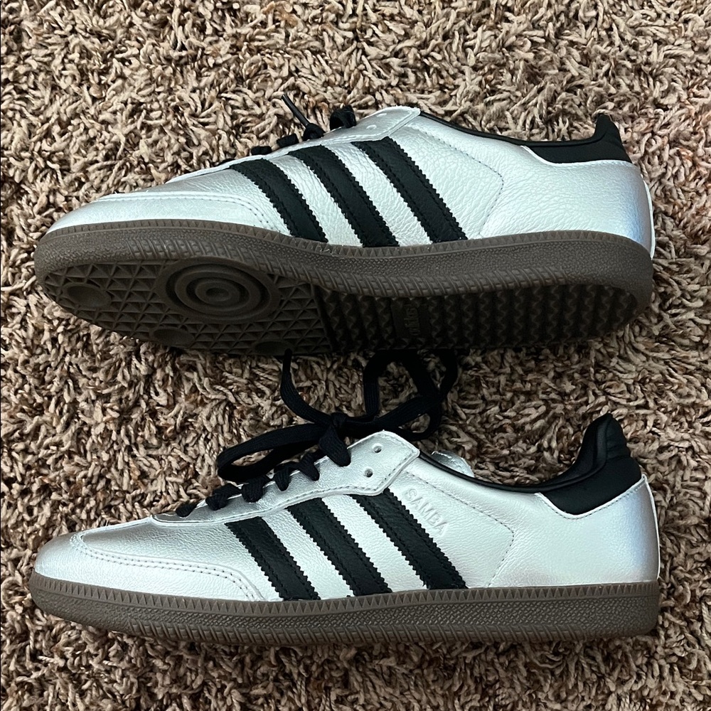 Adidas Men's Silver and Black Sneakers